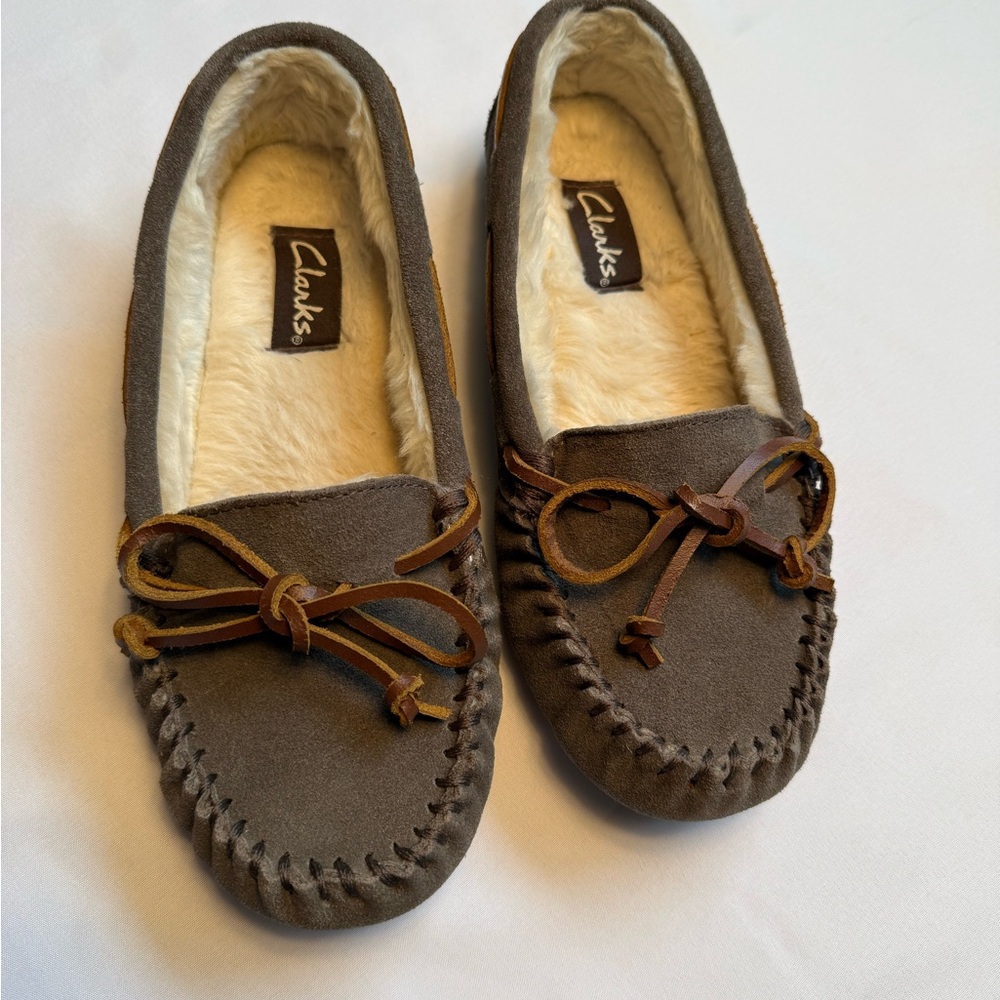 Clarks Women’s Gray Moccasin Slippers